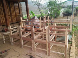 Đóng mới bàn ghế ủng hộ trường MN xã Tân Hợp