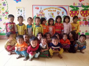 Mùa đông không đủ ấm của các bé trường mẫu giáo bản Nặm Dên - Vân Hồ