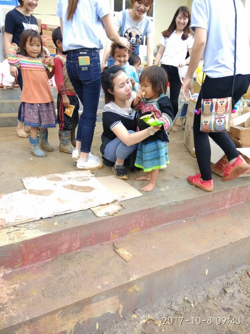tặng quà mộc châu